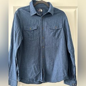 The North Face men’s shirt